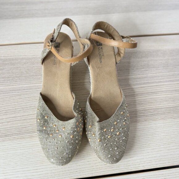 White Mountain Shoes - White Mountain 8M Light Green Sailboat Espadrille Wedge Gold Tone Embellished
